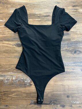 Klassy Network Square Neck Short Sleeve Bramisuit Black Small Thong Style
